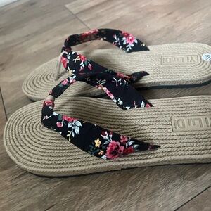 ⚫️Floral Espadrille Flip Flops